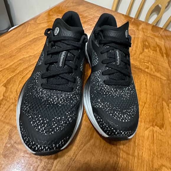 LULULEMON 
Women's Blissfeel 2 Running Shoe SIZE 6 US - Picture 5 of 8